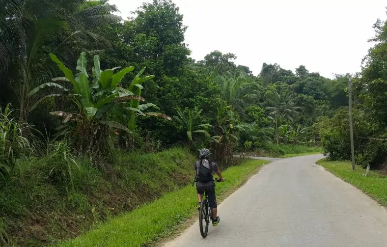 Ultimate Borneo: Off-Road Bike, Kayak, & Cave Adventure